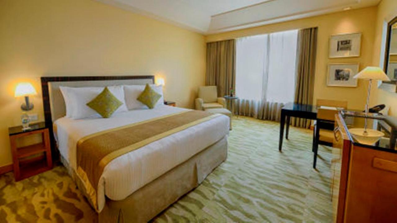 Hotel Airport Plaza New Delhi Eksteriør billede