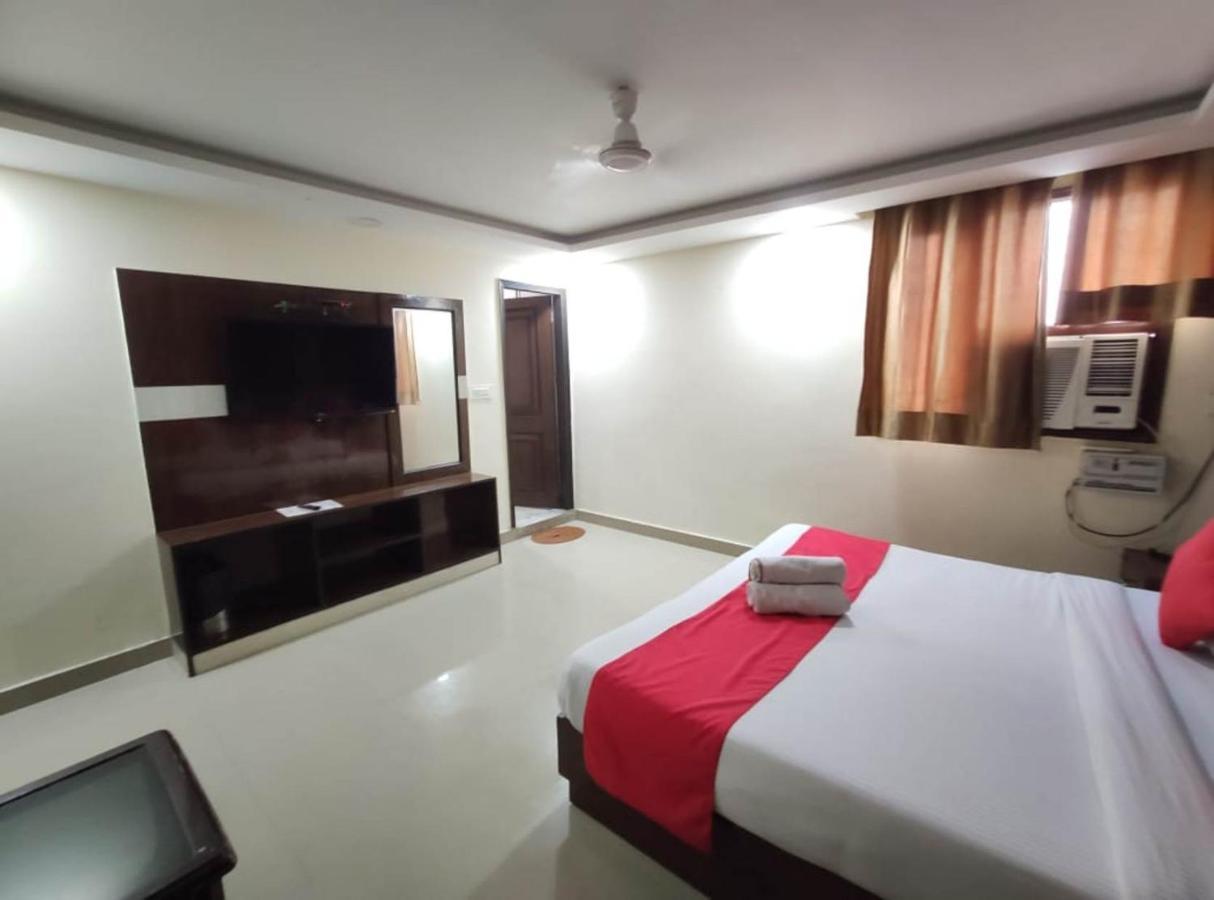 Hotel Airport Plaza New Delhi Eksteriør billede