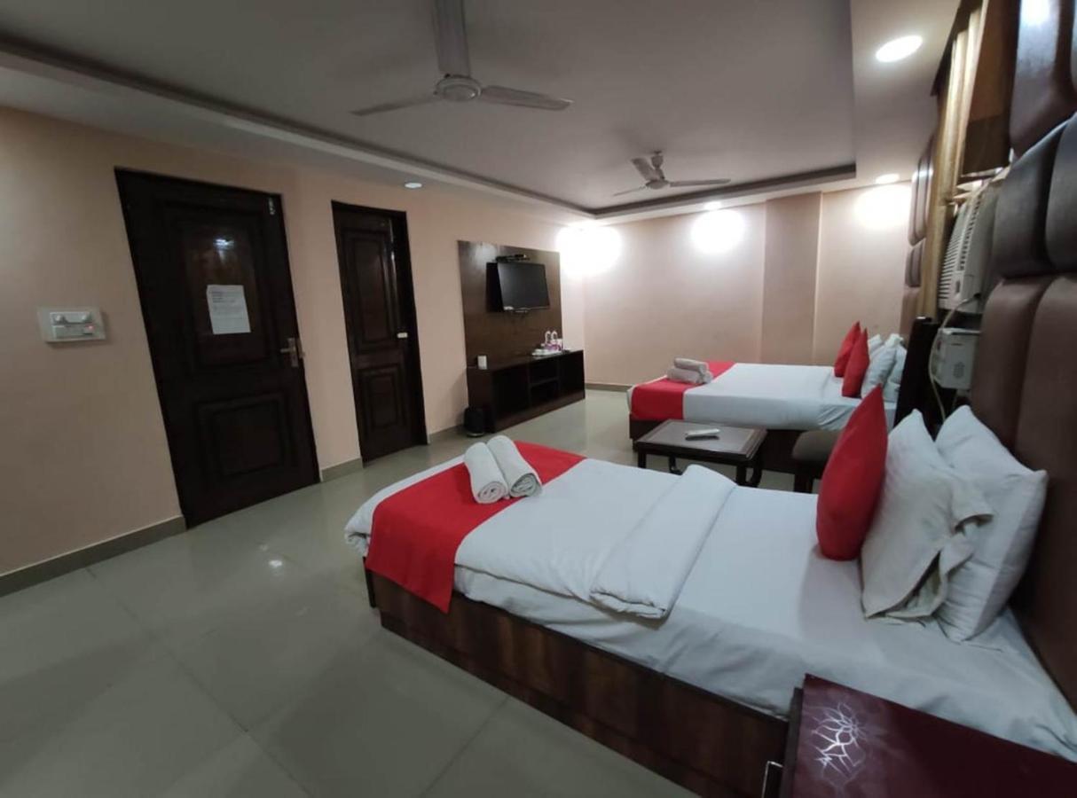 Hotel Airport Plaza New Delhi Eksteriør billede