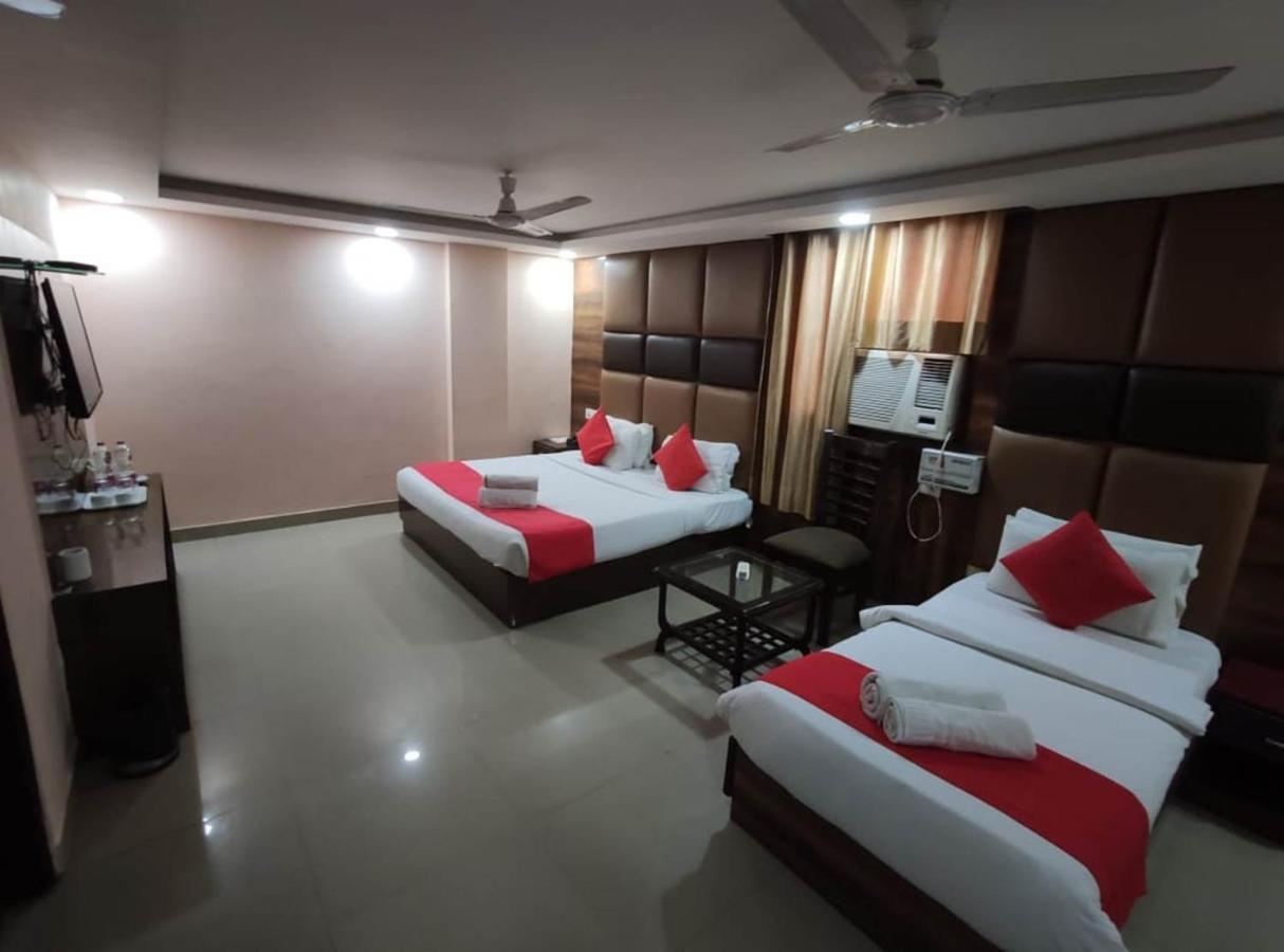 Hotel Airport Plaza New Delhi Eksteriør billede