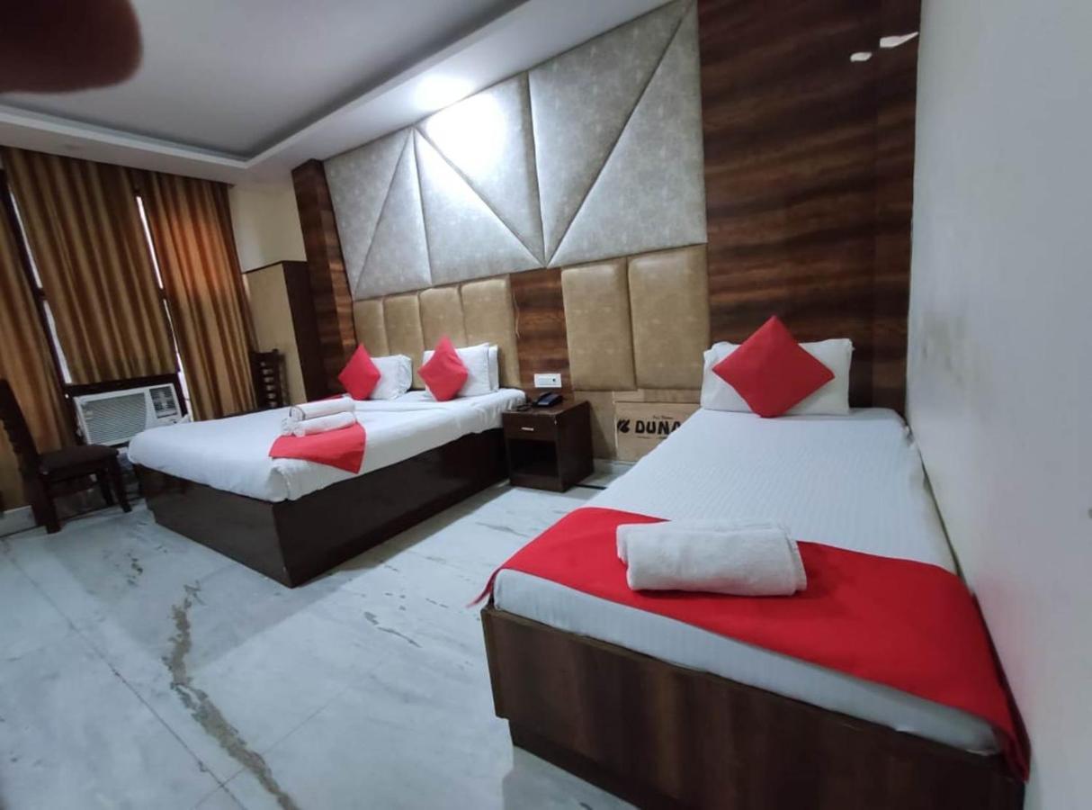 Hotel Airport Plaza New Delhi Eksteriør billede
