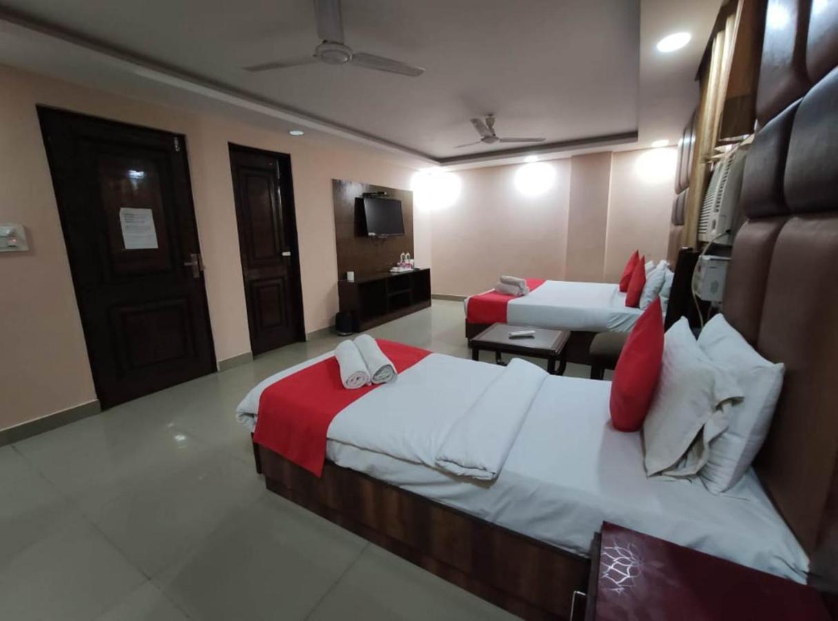 Hotel Airport Plaza New Delhi Eksteriør billede
